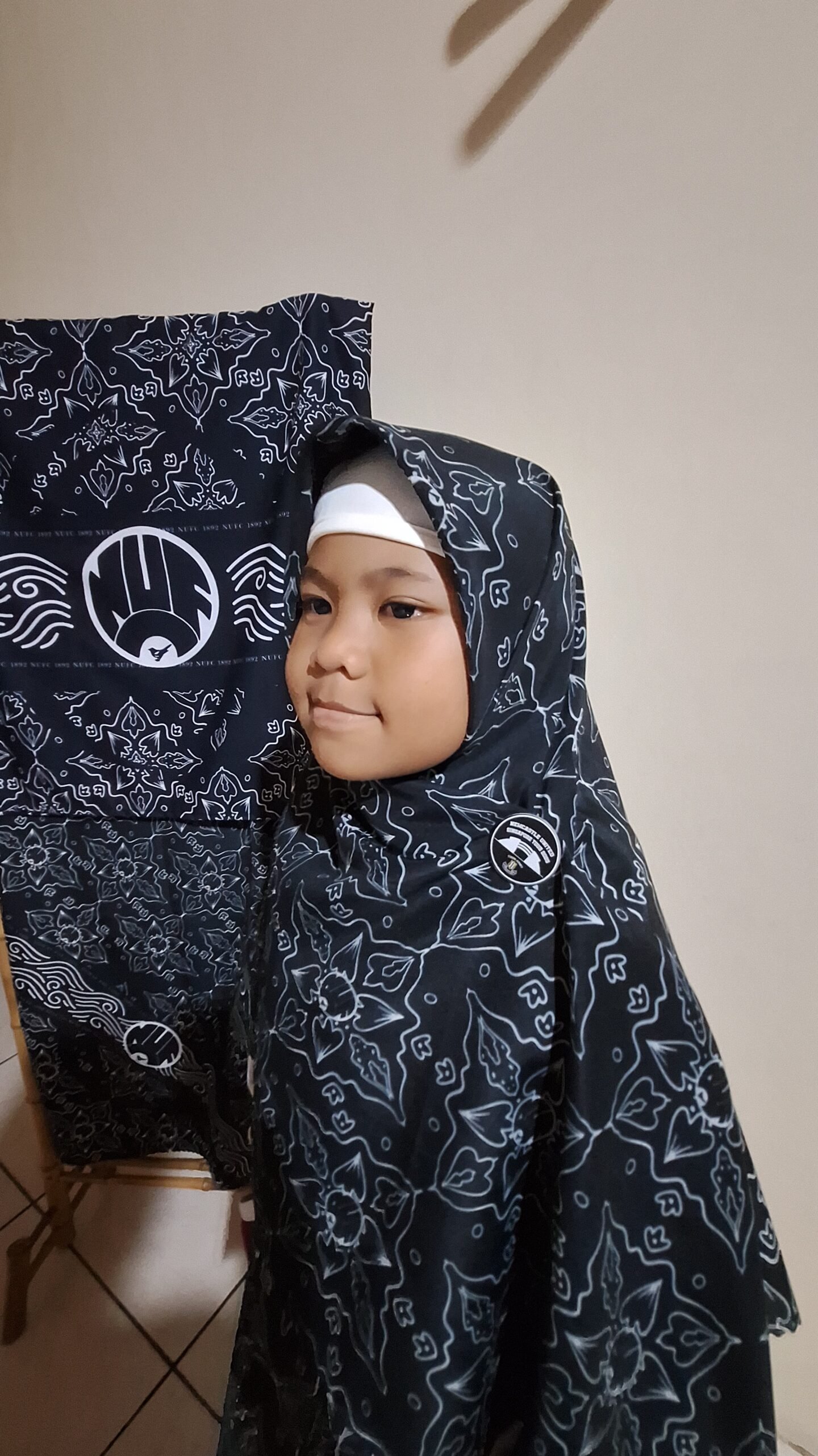 Newcastle Batik Veil - Gambar 3